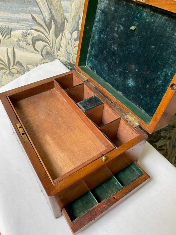 2nd product gallery image of Vanity Case from Antique Boxes